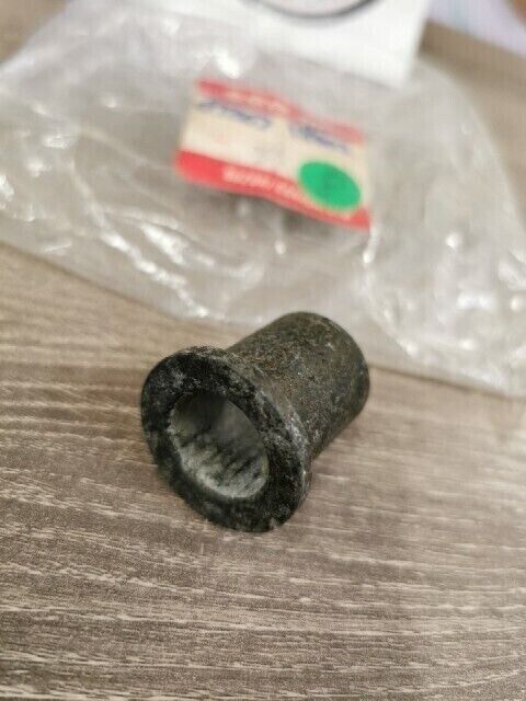 NOS SUZUKI TC185 TC125 TS250 TS100 TM125 TM400 RM125 BUSHING 09307-18002 S38