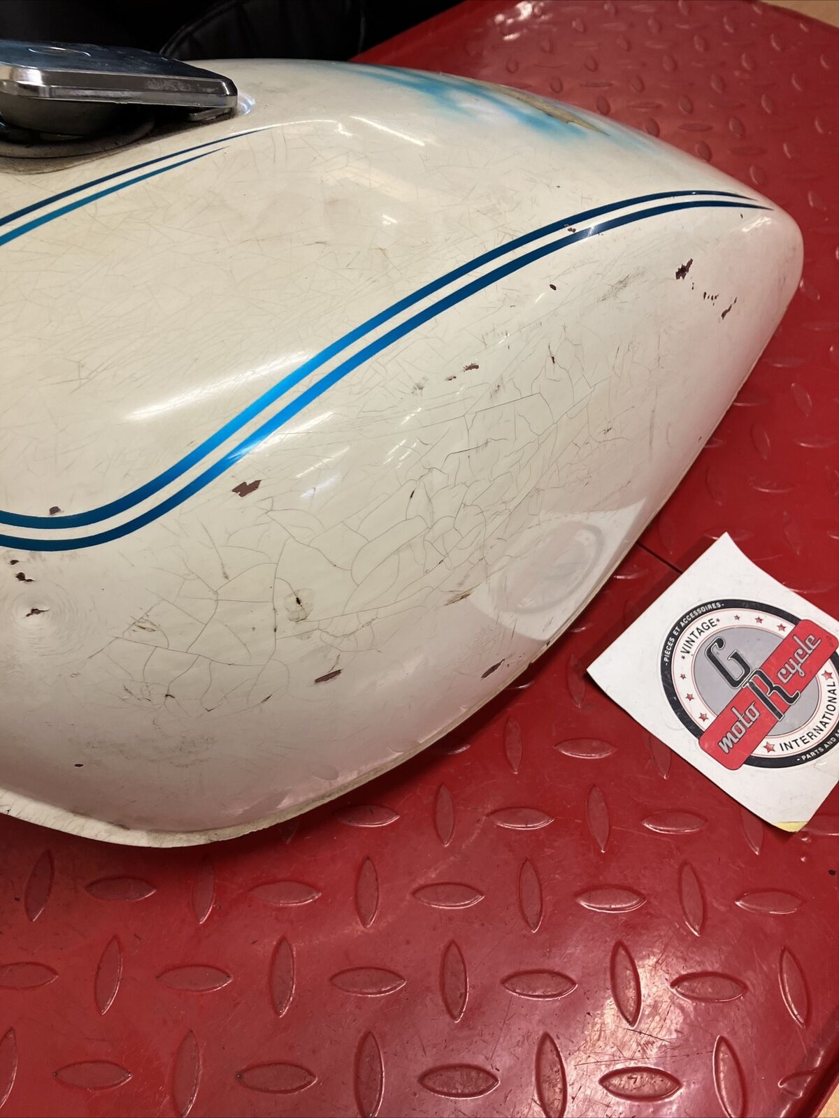 Kawasaki KZ750 1984 Fuel tank gas petrol reservoir PETCOCK NOT INCLUDED