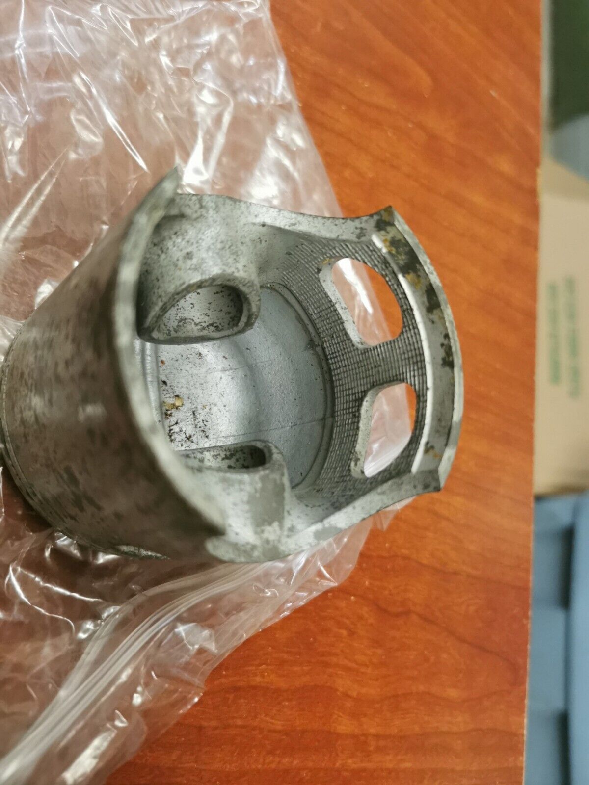 NOS Yamaha 1977 1978 IT250 PISTON STD 1W5-11631-00-96 Y91