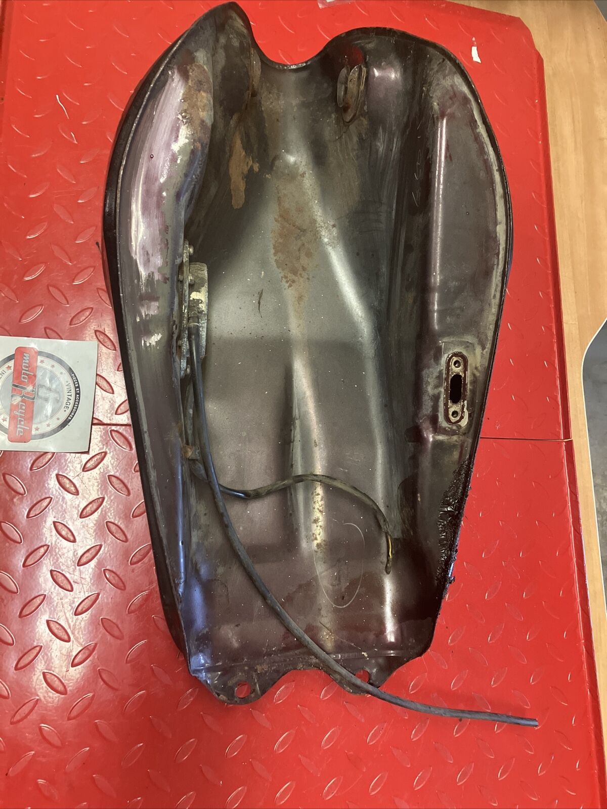 Suzuki GS750T 1982 Fuel tank gas petrol reservoir 2