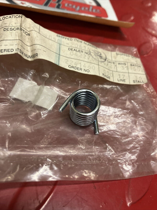 NOS YAMAHA SHIFTER SPRING TORSION 90508-20415-00 Y64