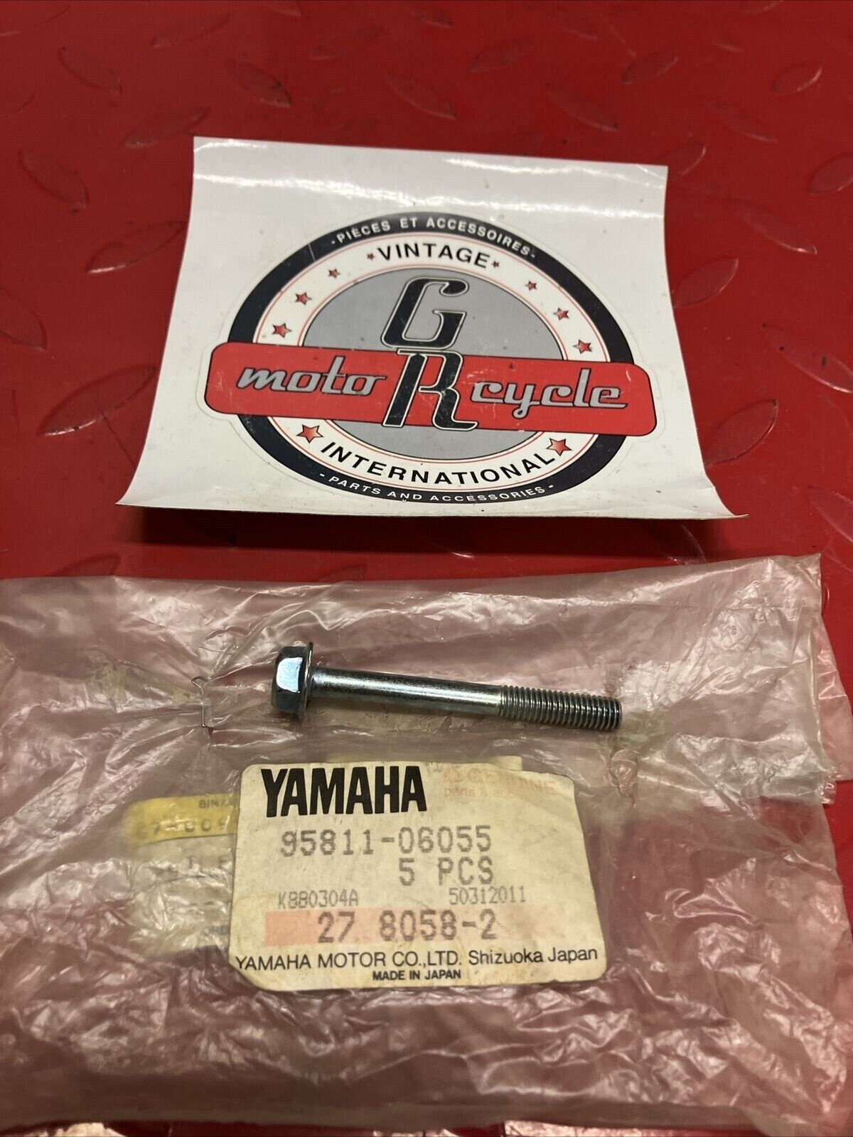 NOS YAMAHA BOLT FLANGE 95811-06055-00 SUB BY 95817-06055-00 Y64