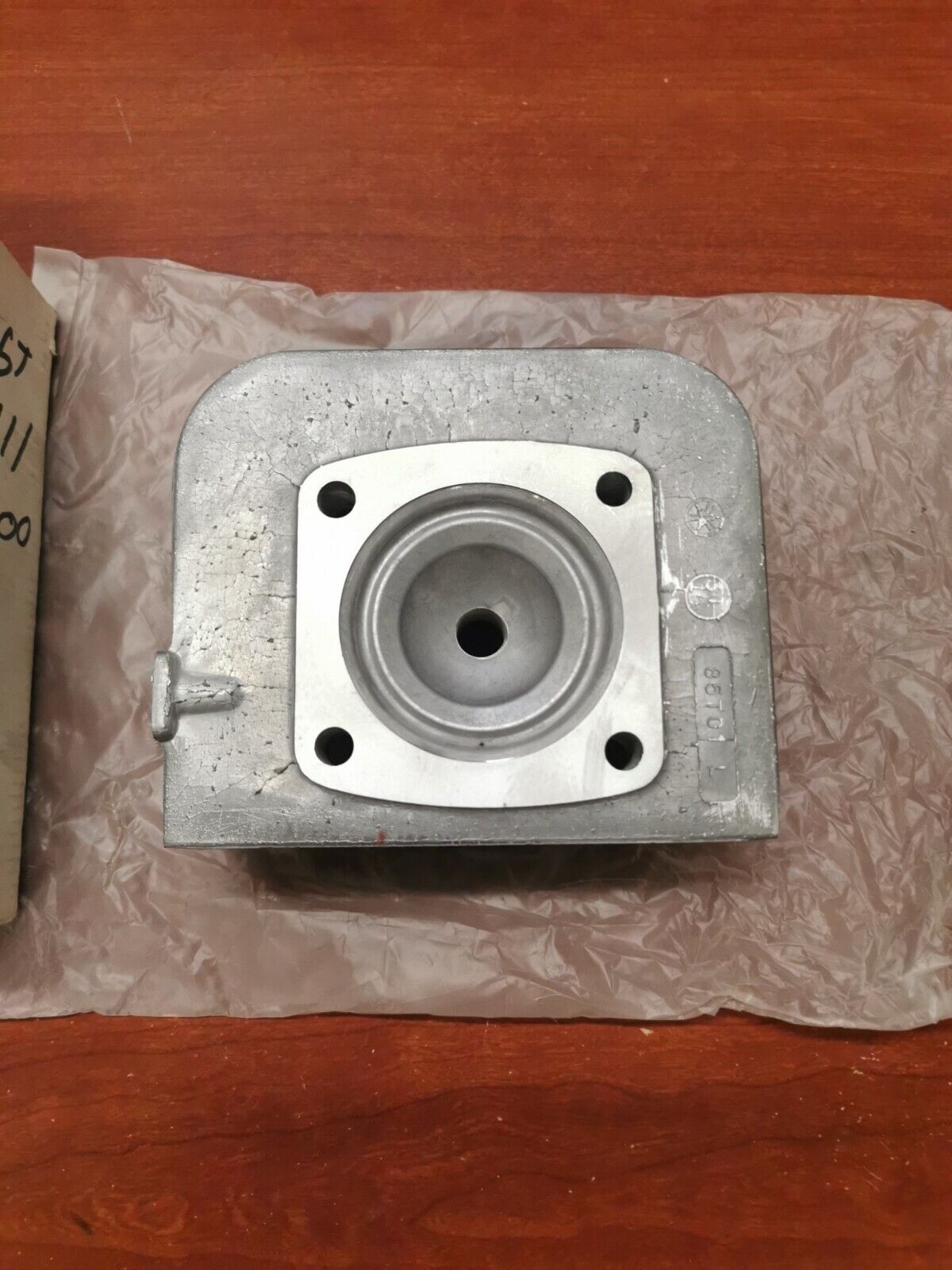 NOS Yamaha 1989 1990 ET400 CYLINDER HEAD 1 85T-11111-01-00 Y87