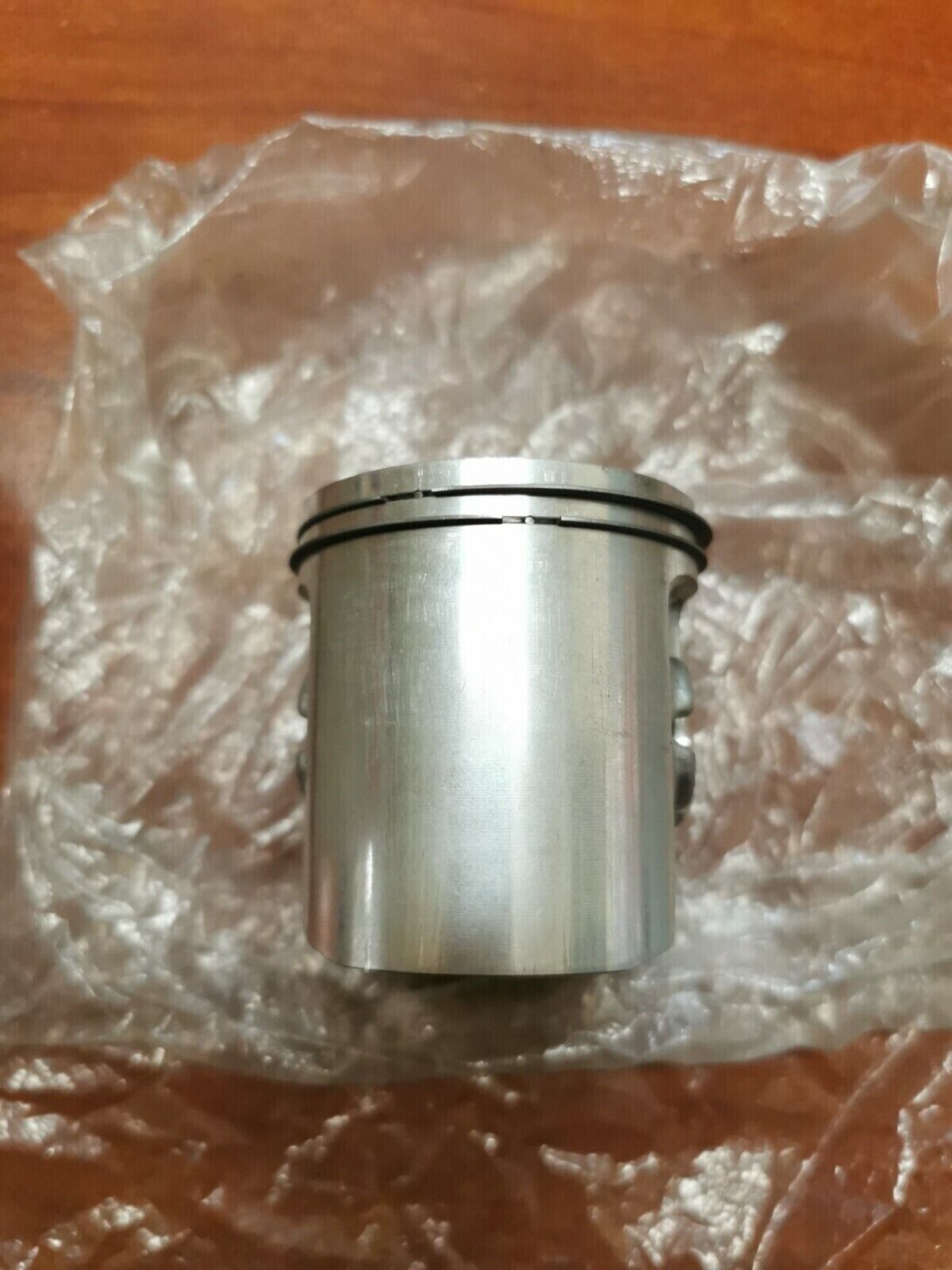 NOS SUZUKI 1985 1986 RM125 PISTON RING KIT 12103-14850-050 - 12110-14513-050 S30