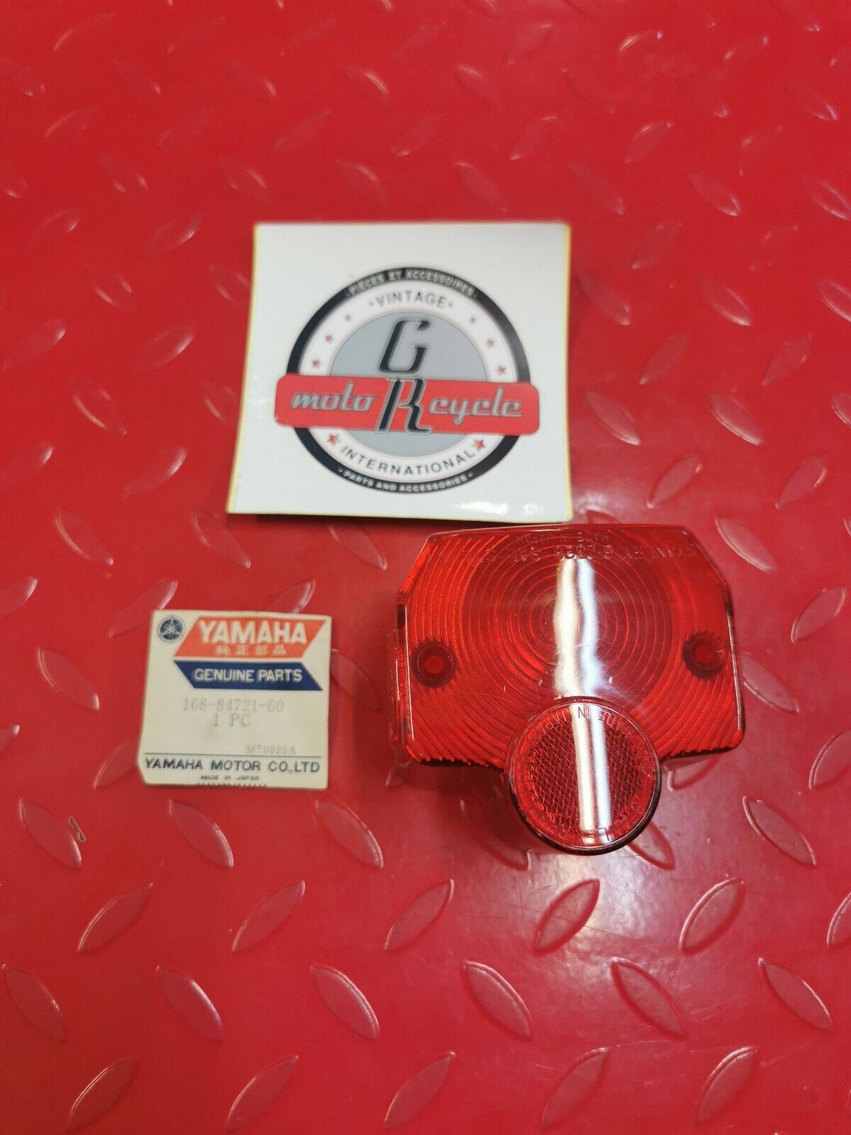 NOS YAMAHA AS2 AT1 CS3 CT1 DS6  LENS TAILLIGHT 168-84721-60-00 Y29