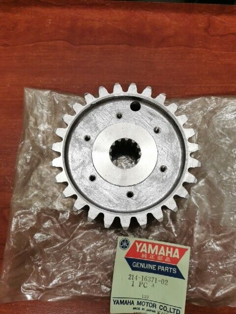 NOS Yamaha CLUTCH BOSS 214-16371-02-00 SUB 214-16371-00-00 214-16371-01-00 Y128
