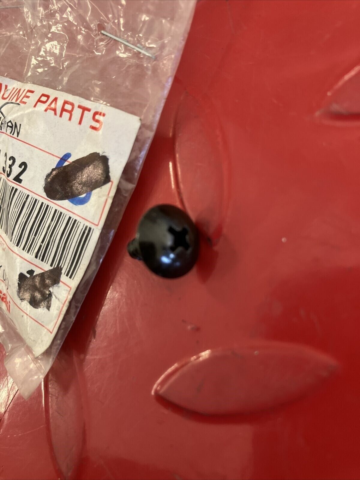 NOS Kawasaki TAPPING SCREW 92009-1332 K15