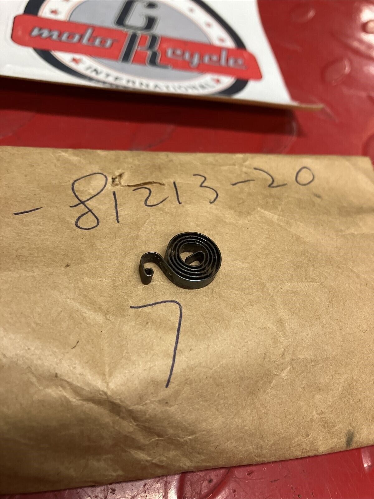 NOS YAMAHA SPRING BRUSH 131-81213-20-00 Y62