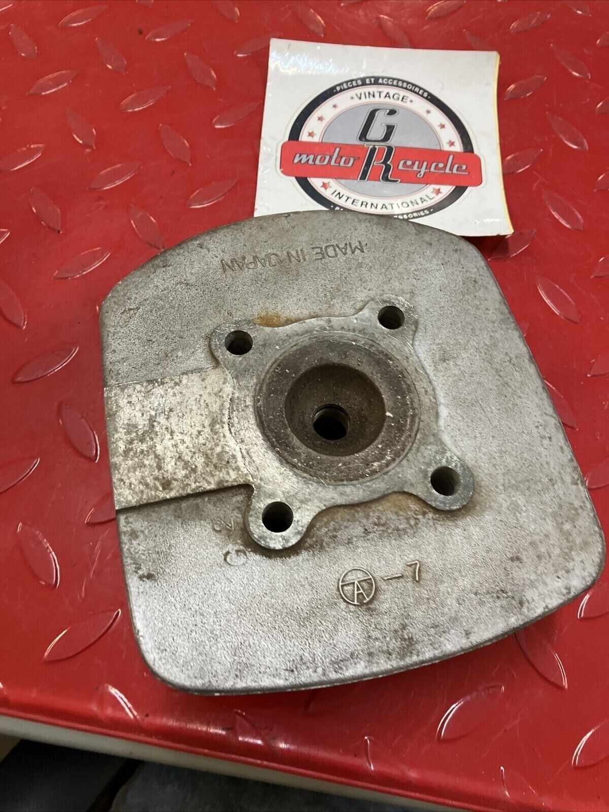 Kawasaki G5 1972 cylinder jug barrel head cover