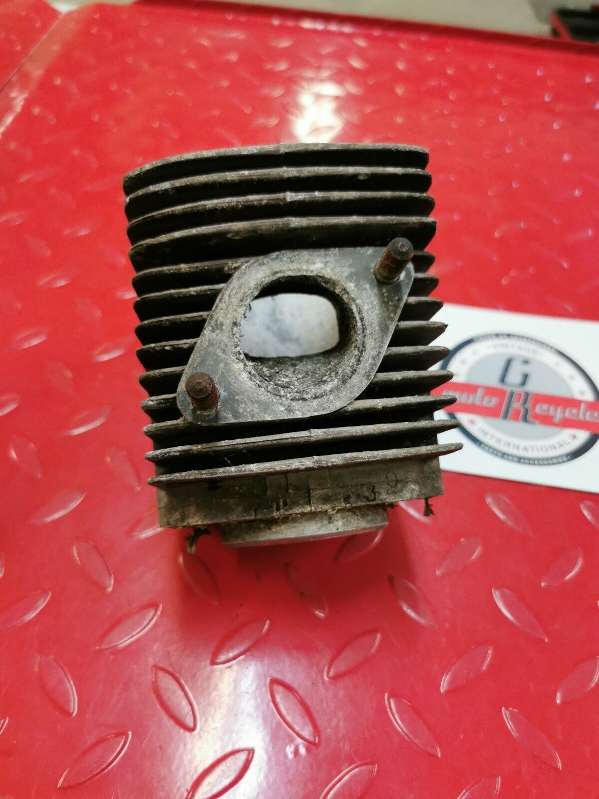 Arctic cat 70's 400 snowmobile center cylinder jug barrel