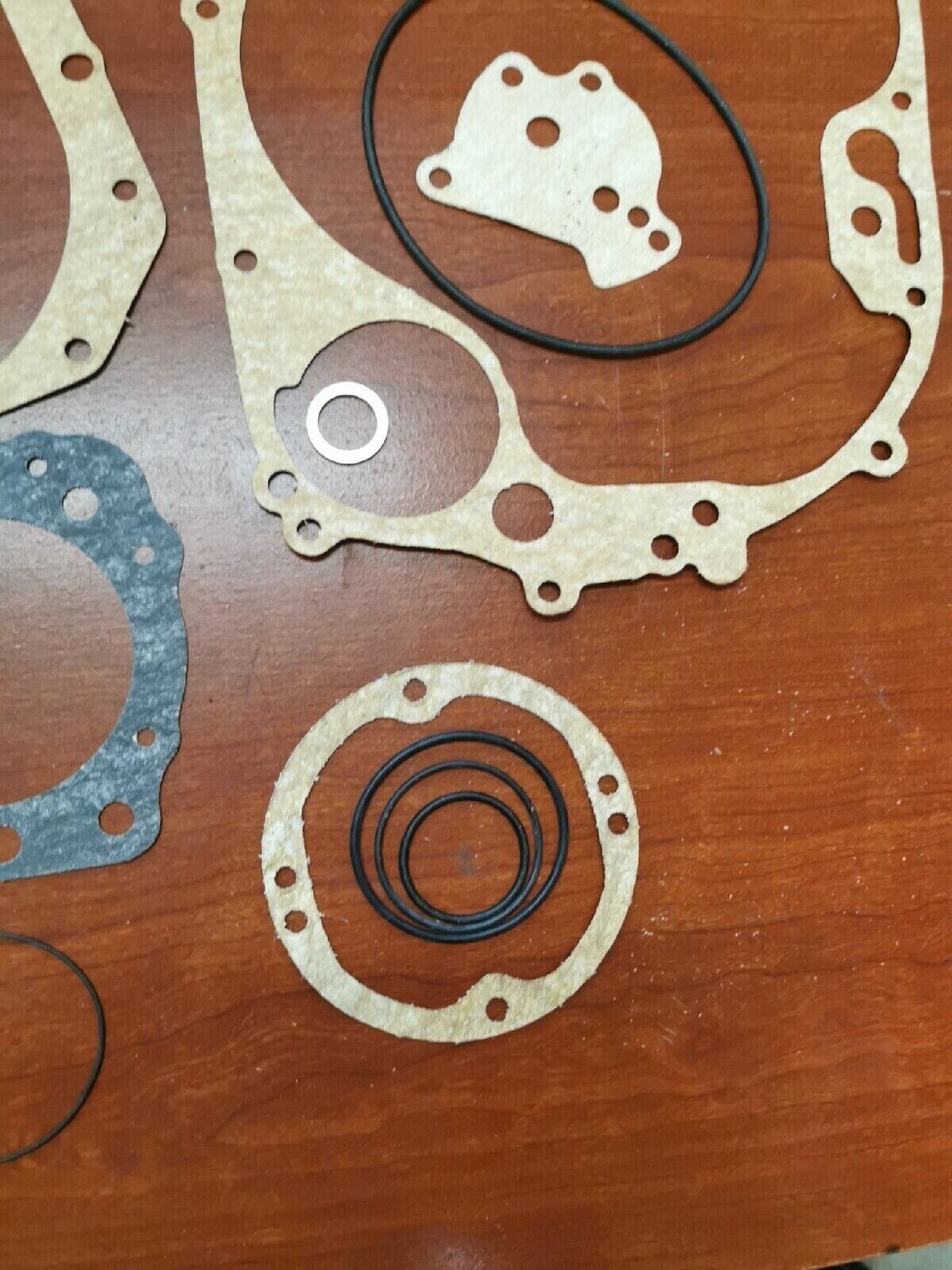 NOS Kawasaki KZ200 INCOMPLETE ENGINE GASKET KIT 14046-120 K2