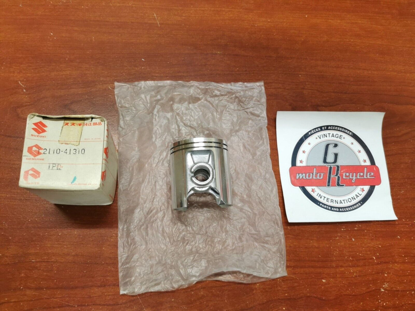 NOS SUZUKI 1977 RM125 PISTON 12110-41310 SUB. 12110-41311 S31