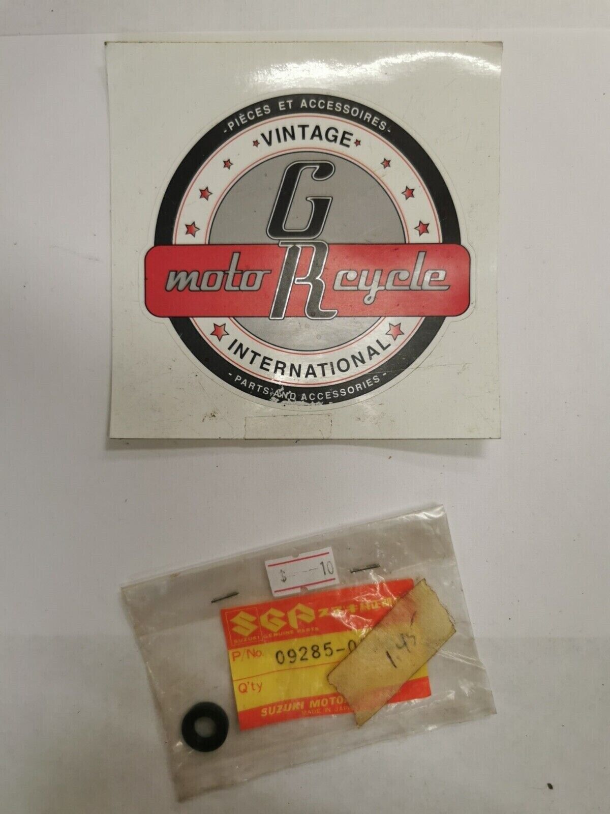 NOS SUZUKI GT550 OIL SEAL 09285-08003  S29