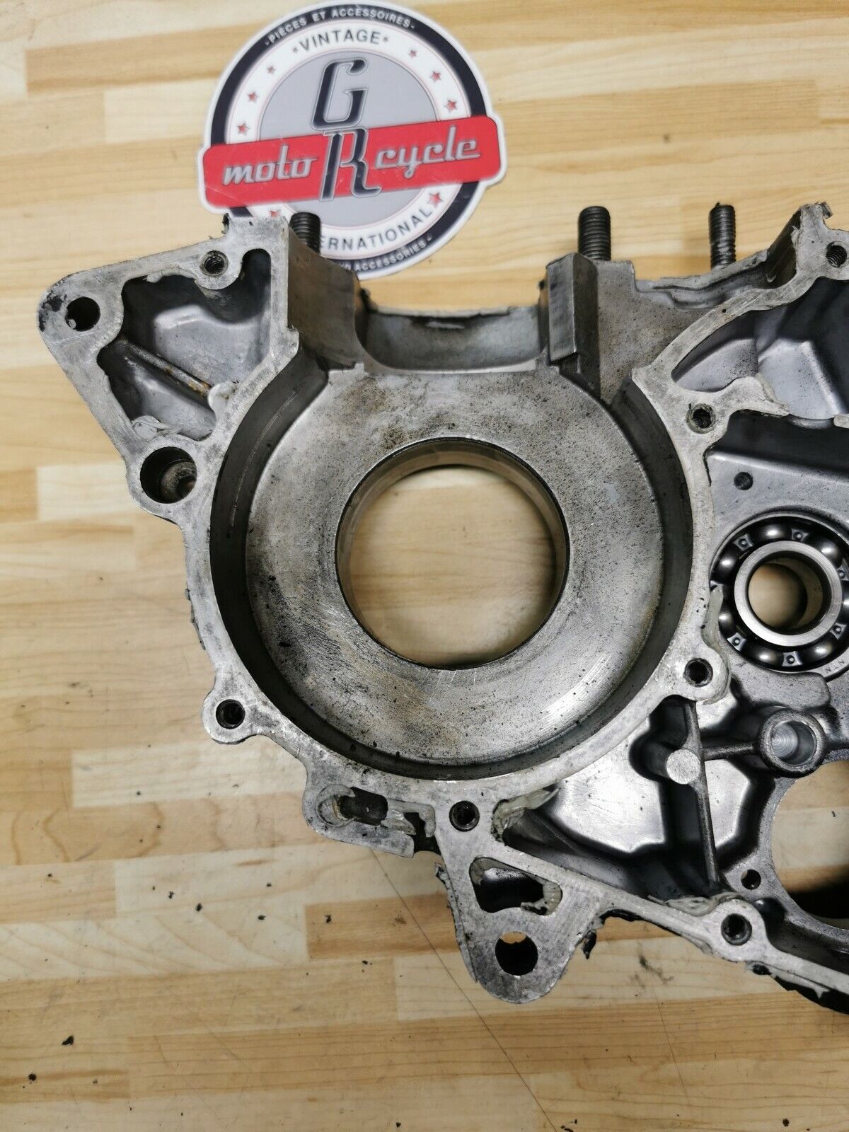 Suzuki PE250 1977 crankcase crank case 1978 1979 11300-41850