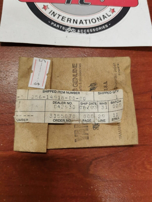NOS Yamaha RING 256-14918-00-00 Y69