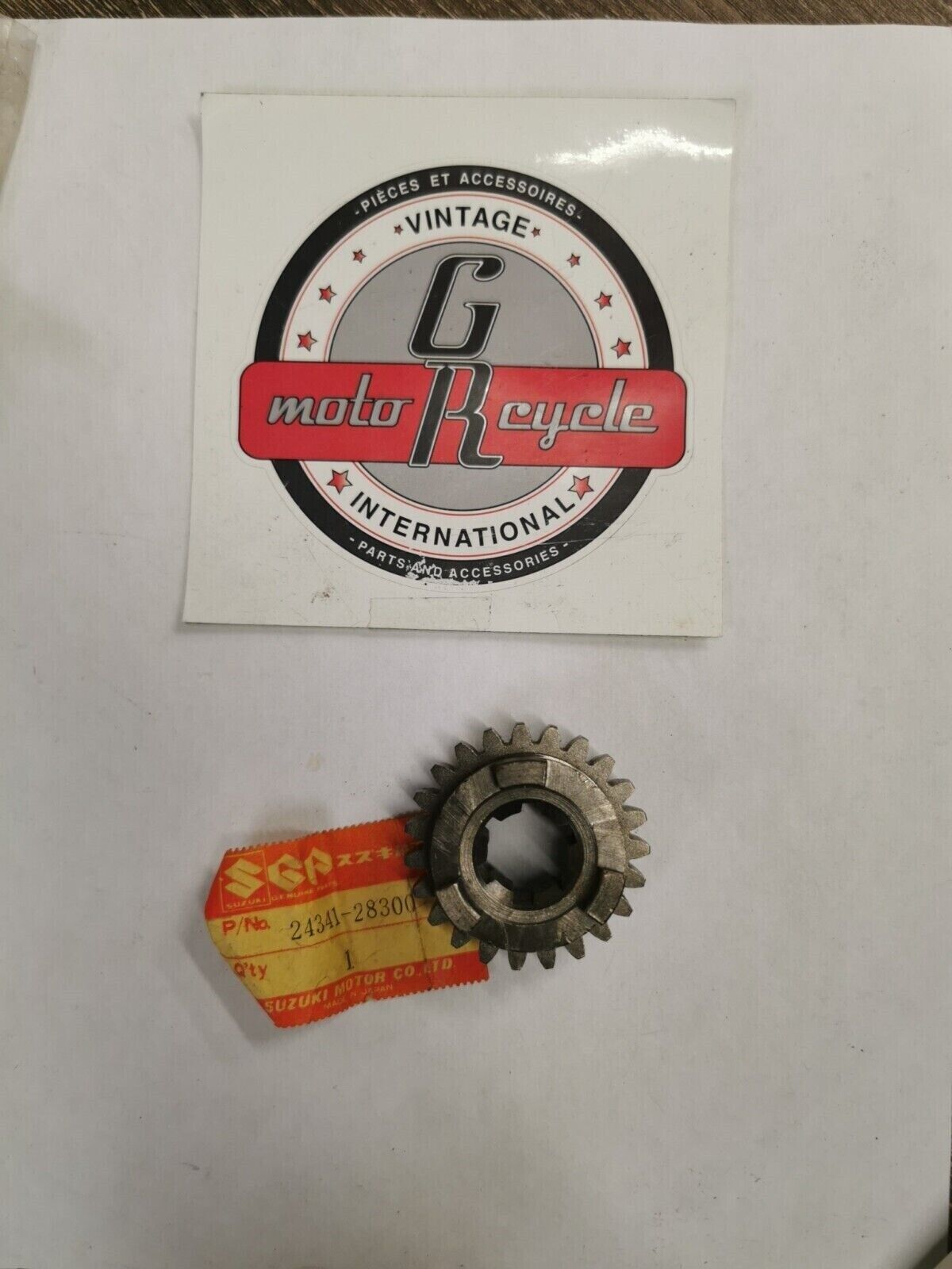 NOS SUZUKI TM125 TM100 RM125 1973 - 1978 GEAR 4TH DRIVEN 24341-28300 S24
