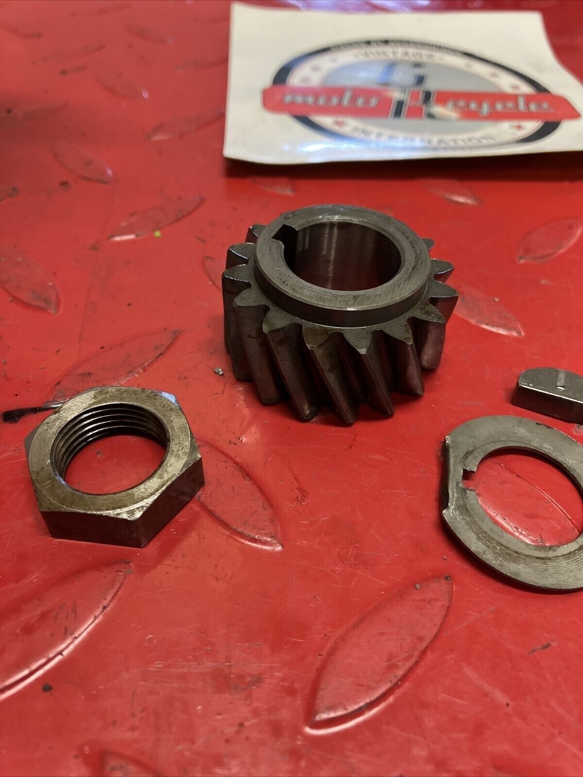 Suzuki RV125 1975 primary drive gear nut washer