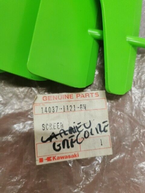 NOS KAWASAKI KDX125 KDX200 KLX250 RIGHT RADIATOR GUARD GRILLE 14037-1121-6W K100