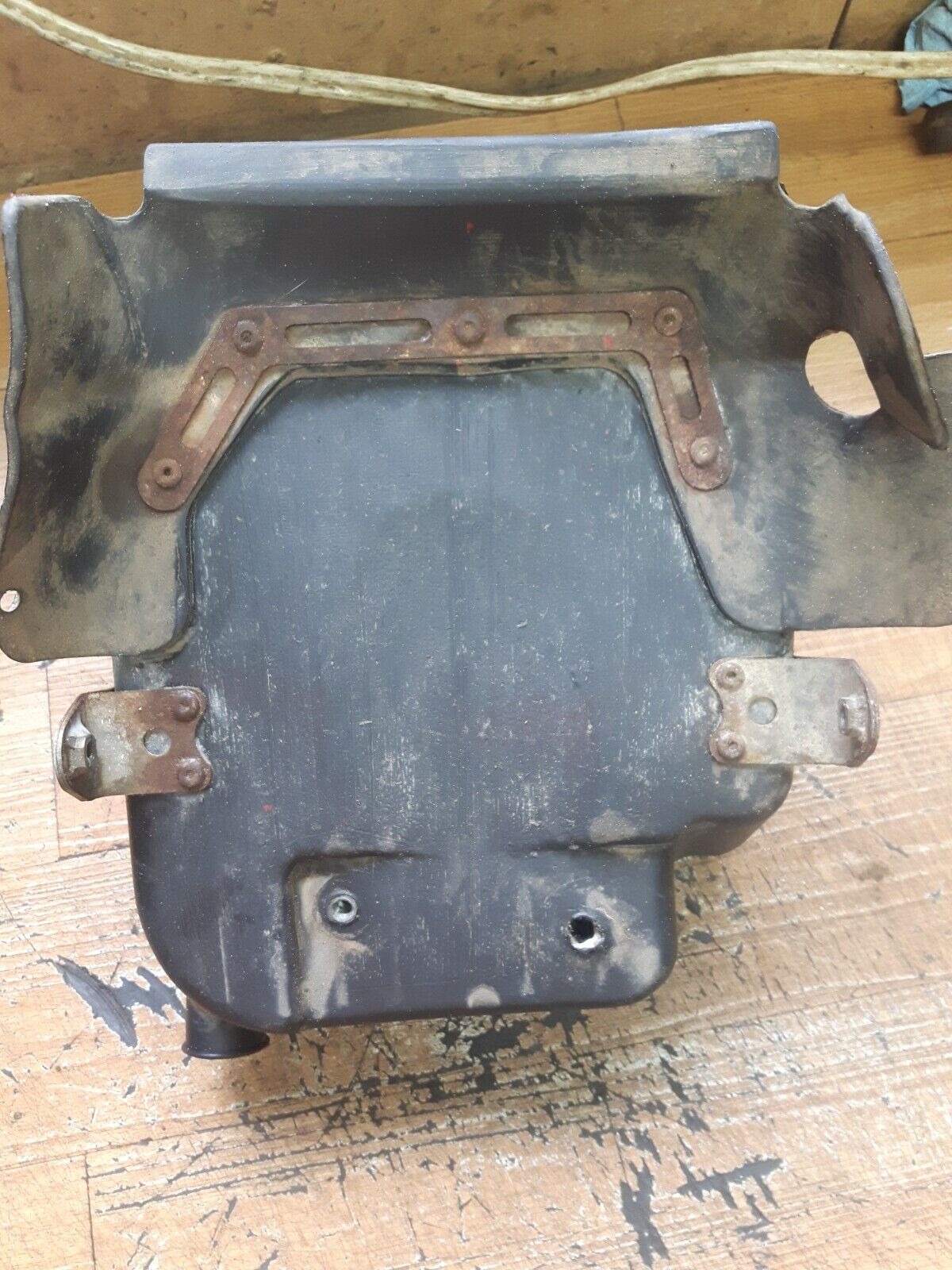 Honda CR125R 1982 Airbox air box cleaner filter housing