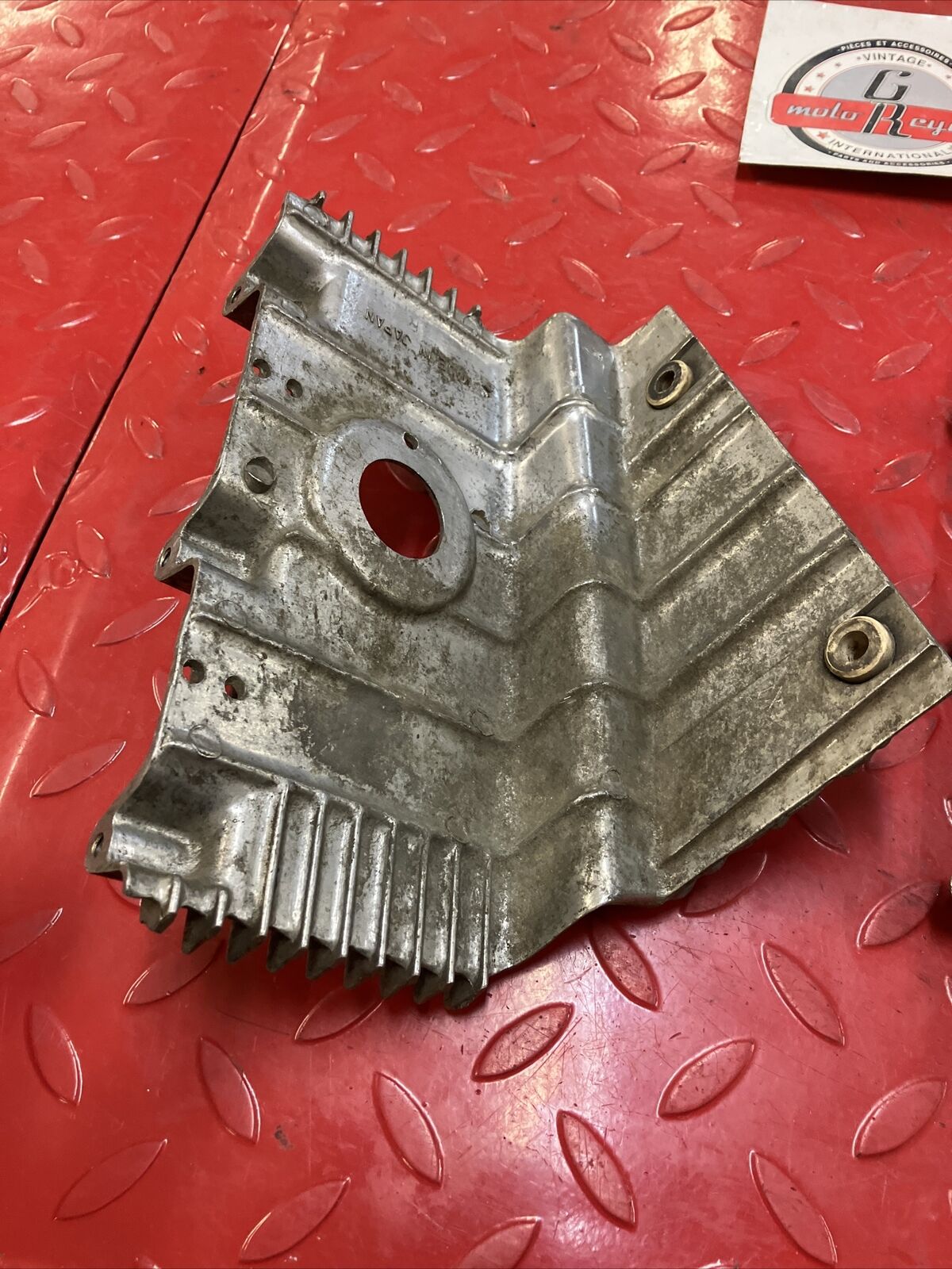 Suzuki GT250 left right cylinder head cover ram air U2