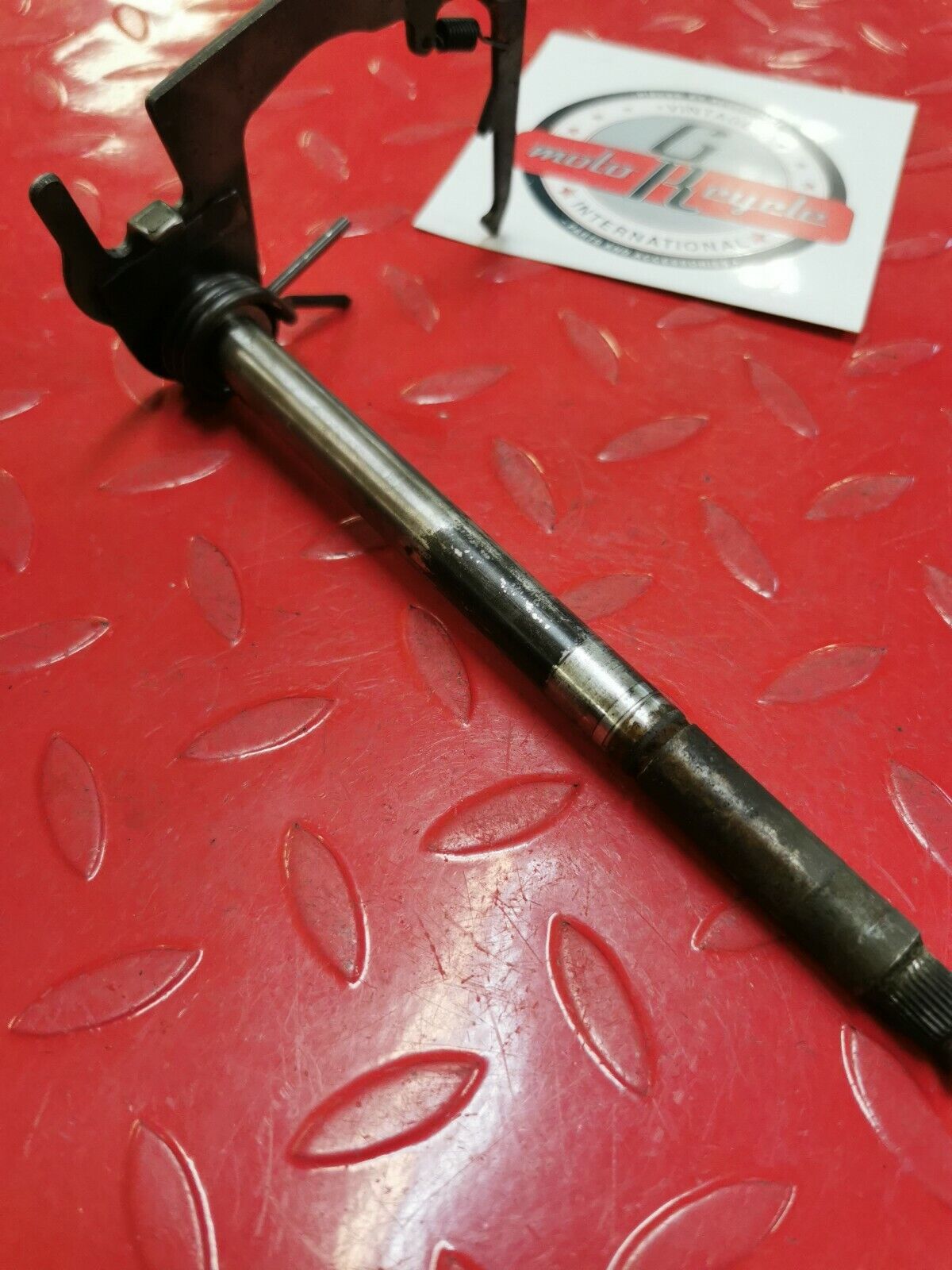 Yamaha DT125 1975 transmission gearshift gear shift shaft spindle