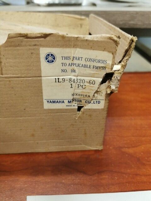 NOS Yamaha XS360 XS400 HEAD LAMP LENS 1L9-84320-60-00 SUB 1L9-84320-61-00 Y122
