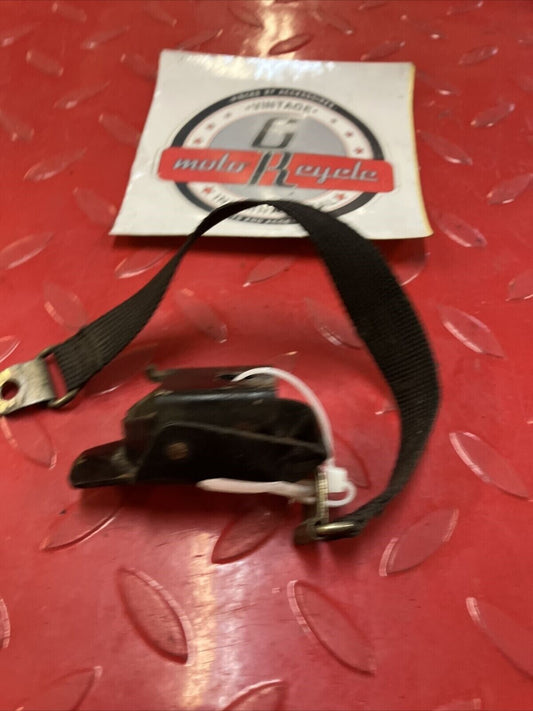 Kawasaki G5 1972 seat hook strap band