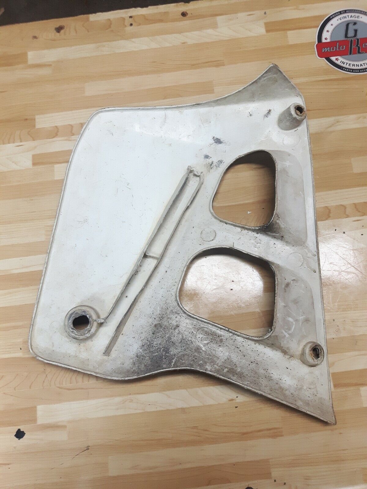 Honda CR250R 1991 fuel gas tank radiator right shroud cover CR125 19071-KZ3-730Z