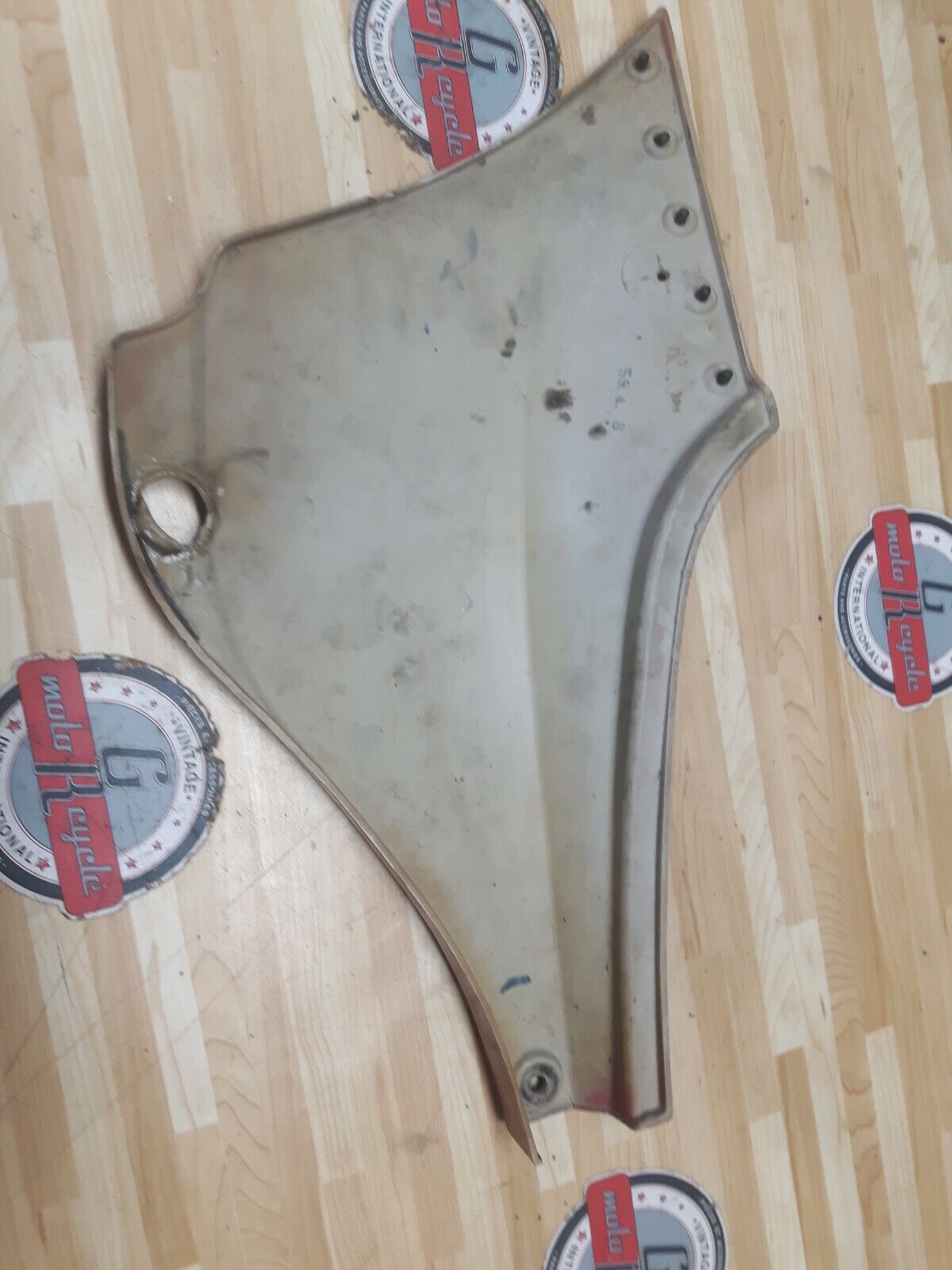Kawasaki GPZ550 1984 left side panel cover