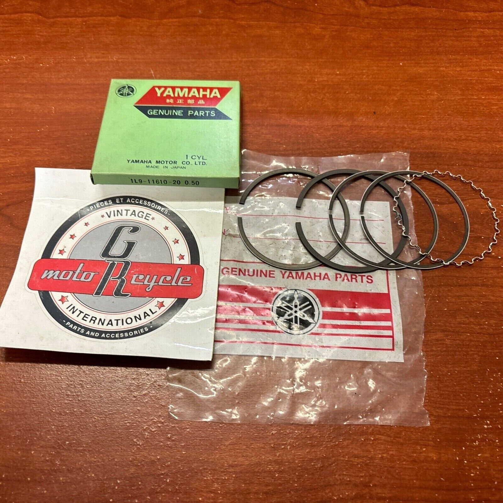 NOS Yamaha 1976 1977 XS360 PISTON RING 0.50 1L9-11610-20-00 Y174