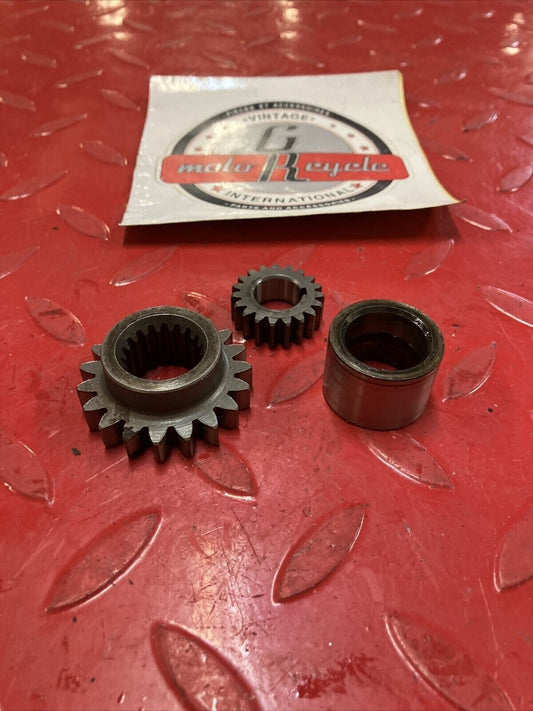 Suzuki RM125 1985 water pump waterpump crankshaft primary drive gear 2