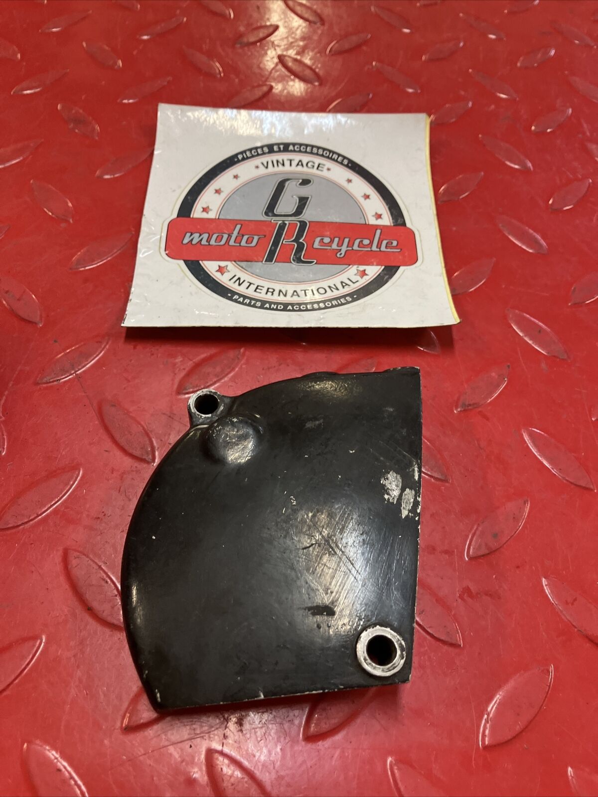 Kawasaki G4TR 1972 right side engine oil pump cover