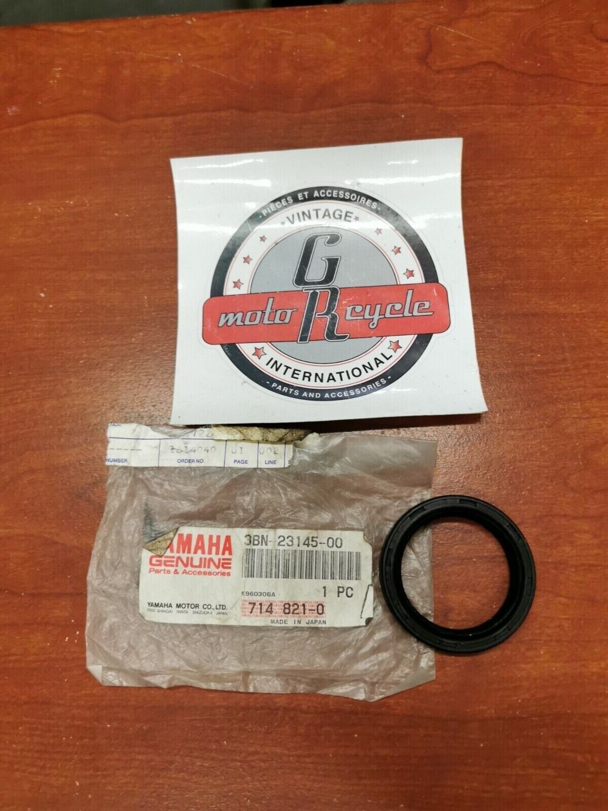 NOS Yamaha DT125 DT200 OIL SEAL 3BN-23145-00-00 Y92