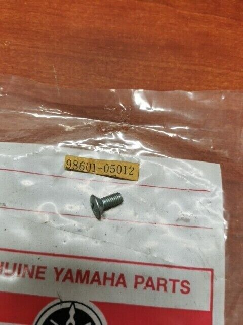 NOS Yamaha OVAL HEAD SCREW 98601-05012-00 SUB 98701-05012-00 98707-05012-00 Y129