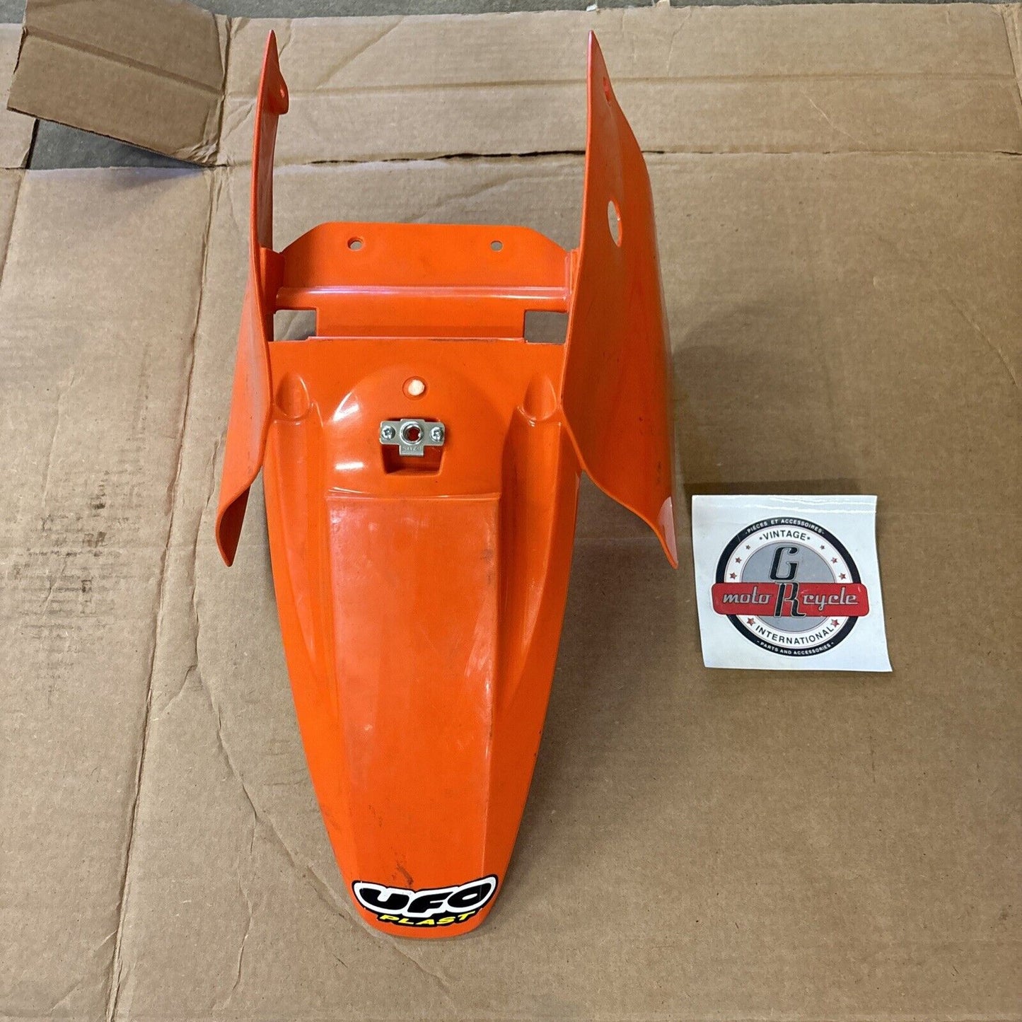 NOS UF0 PLAST KTM REAR FENDER ORANGE WITH SIDE PANELS KT03073-127