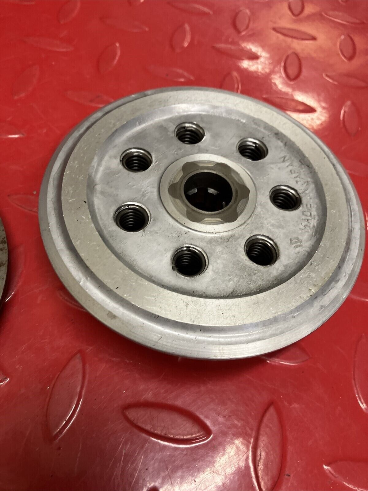 Suzuki RV125 1973 clutch basket hub pressure plate assembly