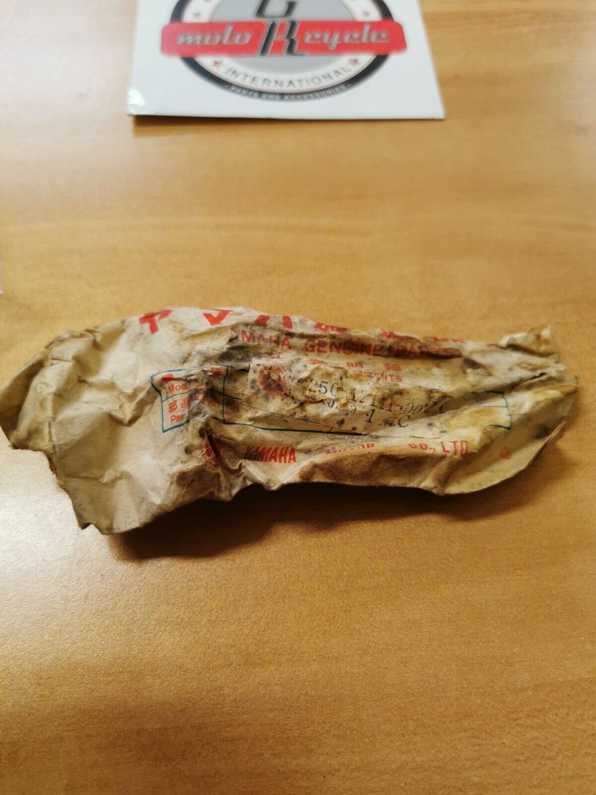 NOS YAMAHA VALVE INTAKE #4 256-12111-00 Superseded by 341-12111-04-00 Y38