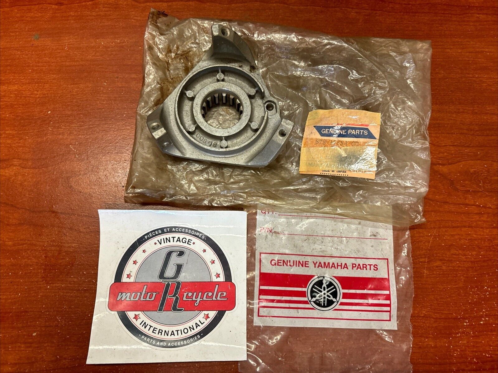 NOS Yamaha 1974 1975 GPX338 GPX433 SECONDARY SPRING SEAT 878-17684-00-00 Y184