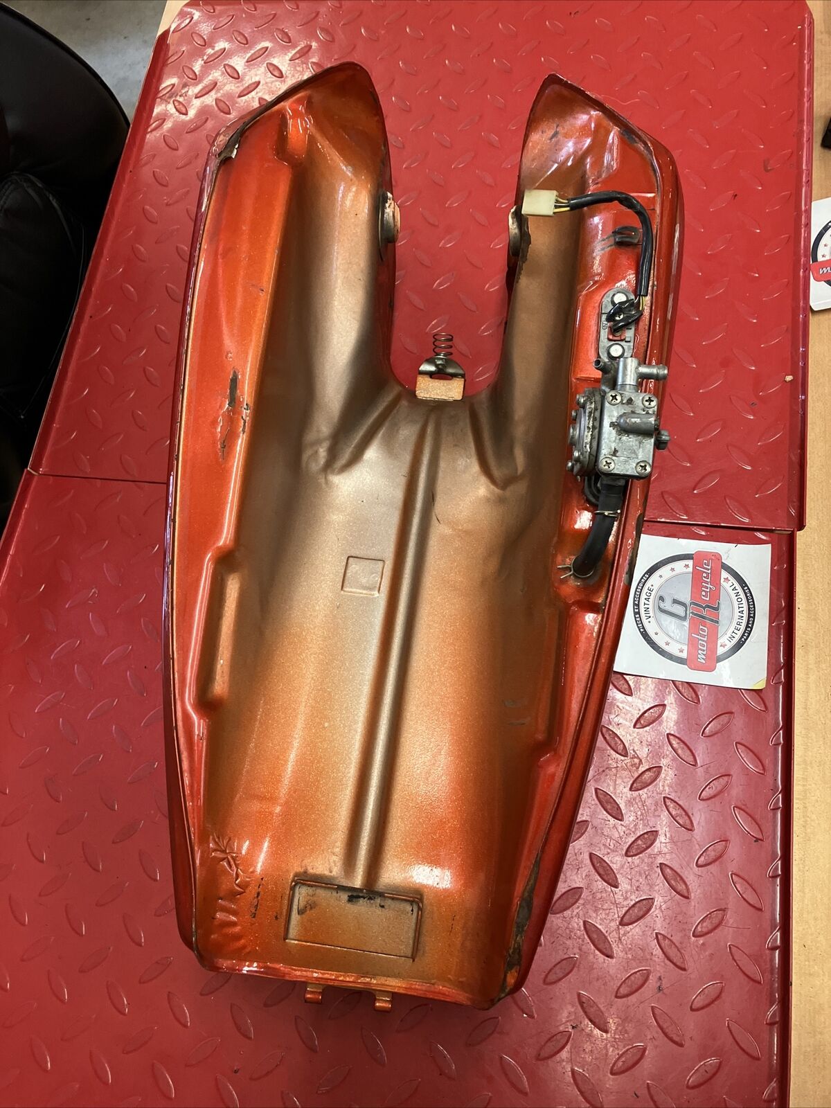 Suzuki RE5 Fuel tank gas petrol reservoir NO PETCOCK