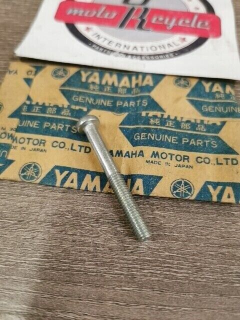 NOS YAMAHA BR250F ET250D EX440E YZ50G YZ85 SCREW PAN HEAD 92501-06050-00 Y151