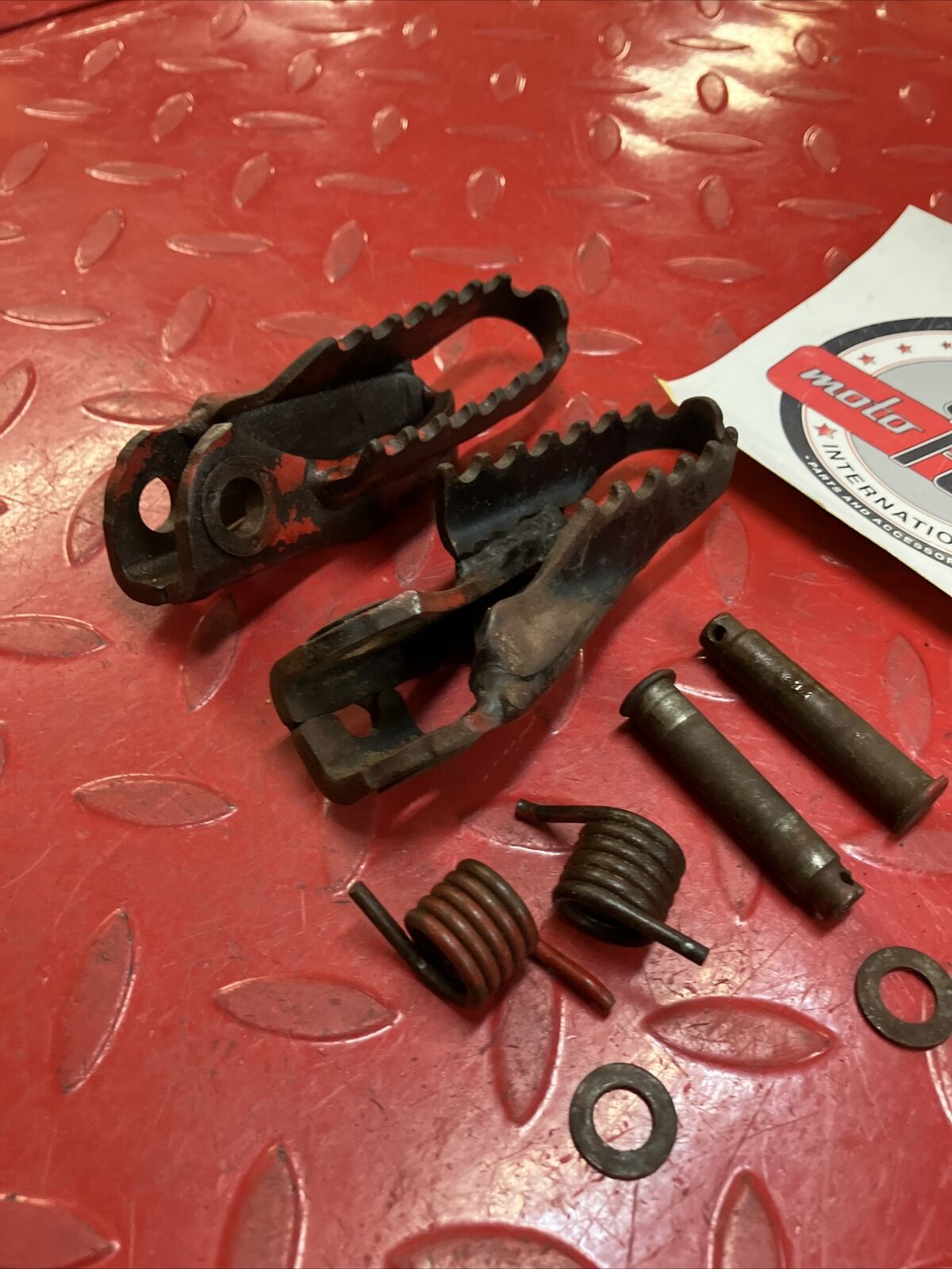 Honda CR250R 1988 left right footpeg footrest foot peg rest step 50616-KS7-830