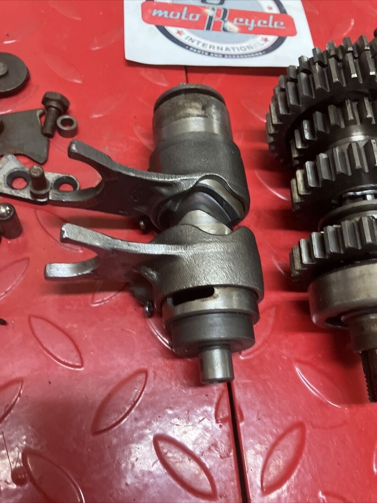 Suzuki TS125 1977 transmission shaft gear gearshift gear shift drum cam forks