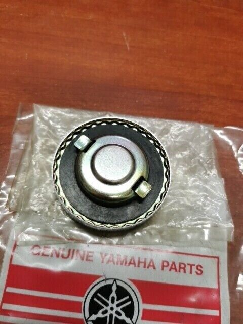 NEW NOS Yamaha AT1 CT1 DT1 FS1 GAS CAP 122-24610-01-00 SUB 122-24610-00-00 Y121