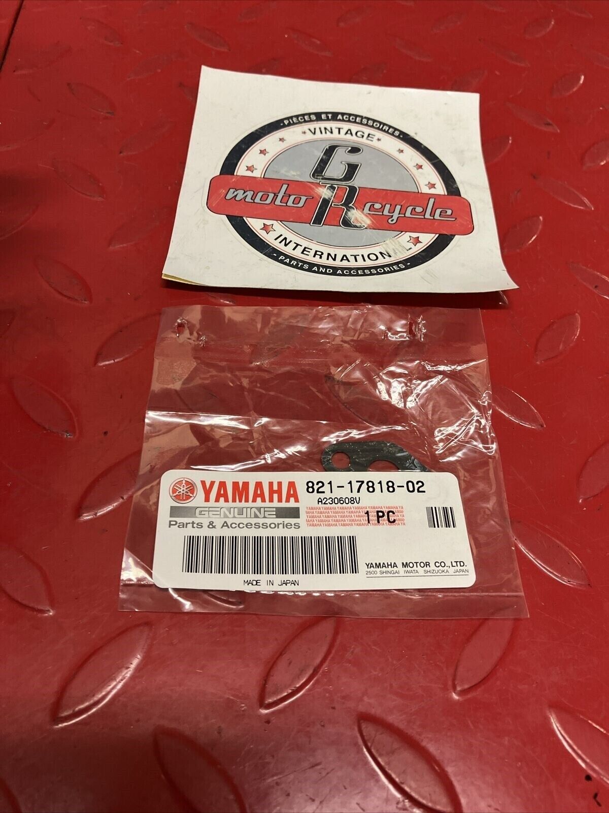 NEW NOS Yamaha GP433 PZ480 ET340 GASKET 821-17818-02-00 SUB. 821-17818-00-00 Y95