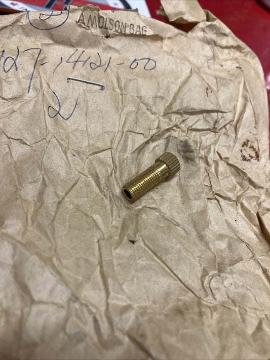 NOS YAMAHA CARBURETOR THROTTLE STOP SCREW 127-14121-00-00 Y61