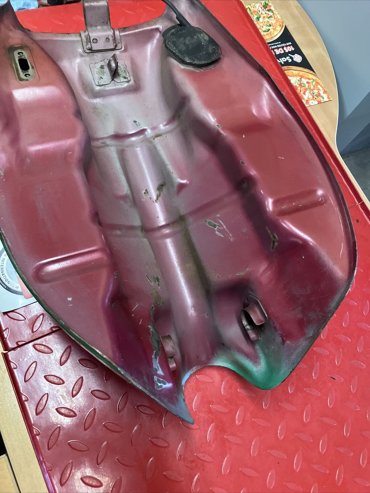 Kawasaki KZ1000E 1980 shaft 1979 Fuel tank gas petrol reservoir