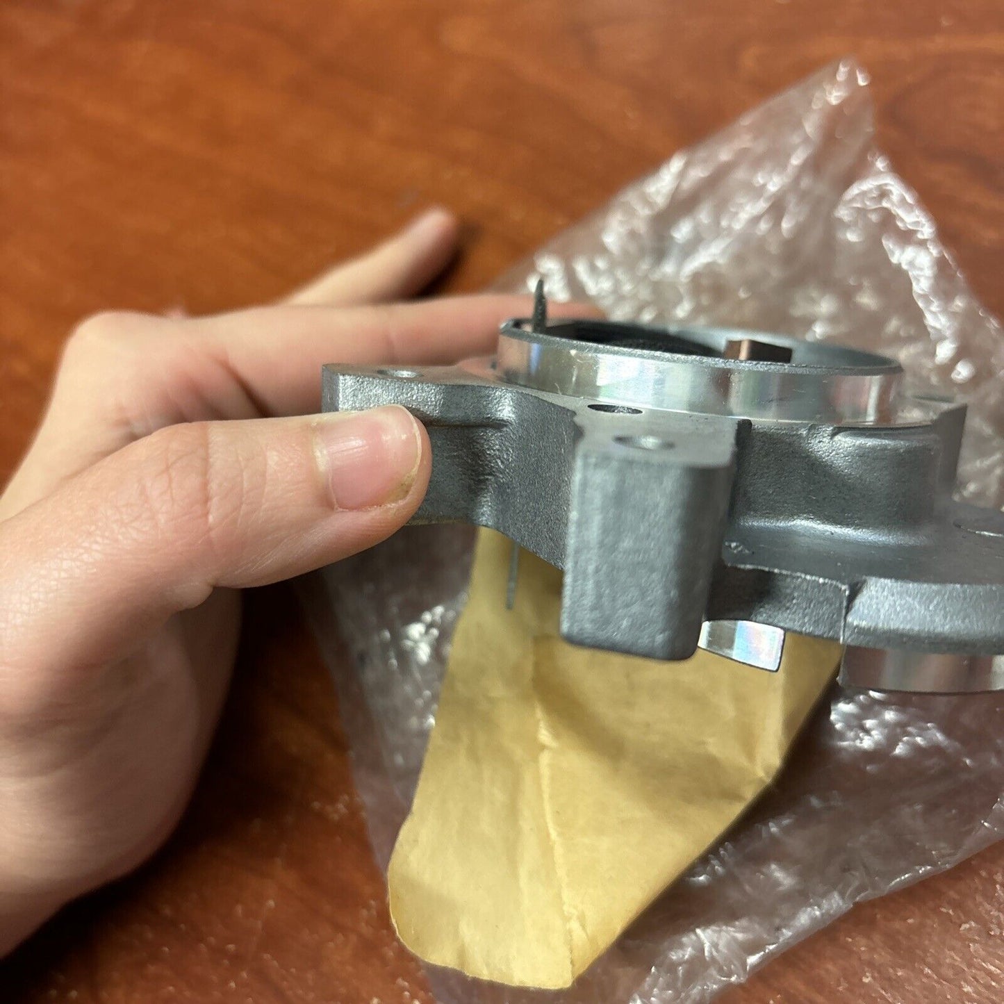 NOS Honda GX240 GX270 CENTER BRACKET 31211-ZE2-003 H149