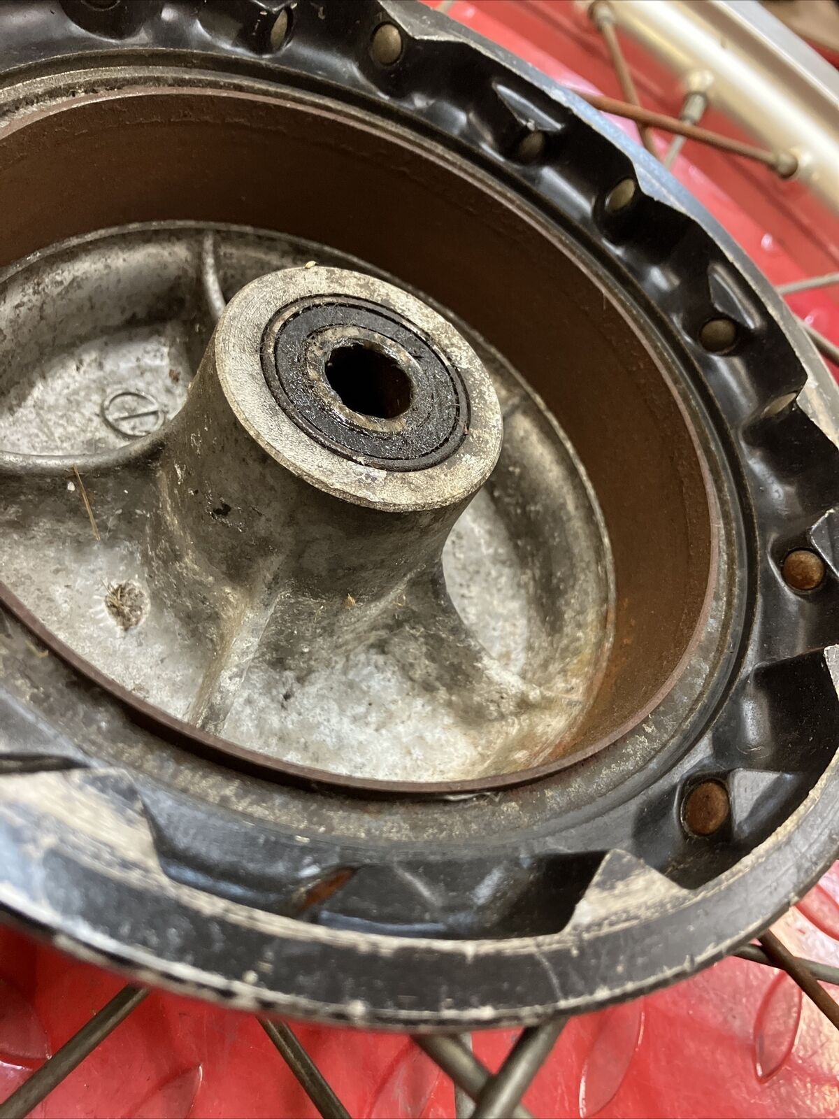 Suzuki RM125 1984 front wheel rim hub RM250 RM500 54110-14121