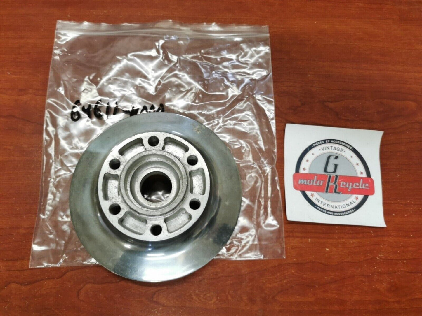 NOS SUZUKI GT250 T500 T3501 T3502 T250 T350R REAR SPROCKET DRUM 64611-11000 S30