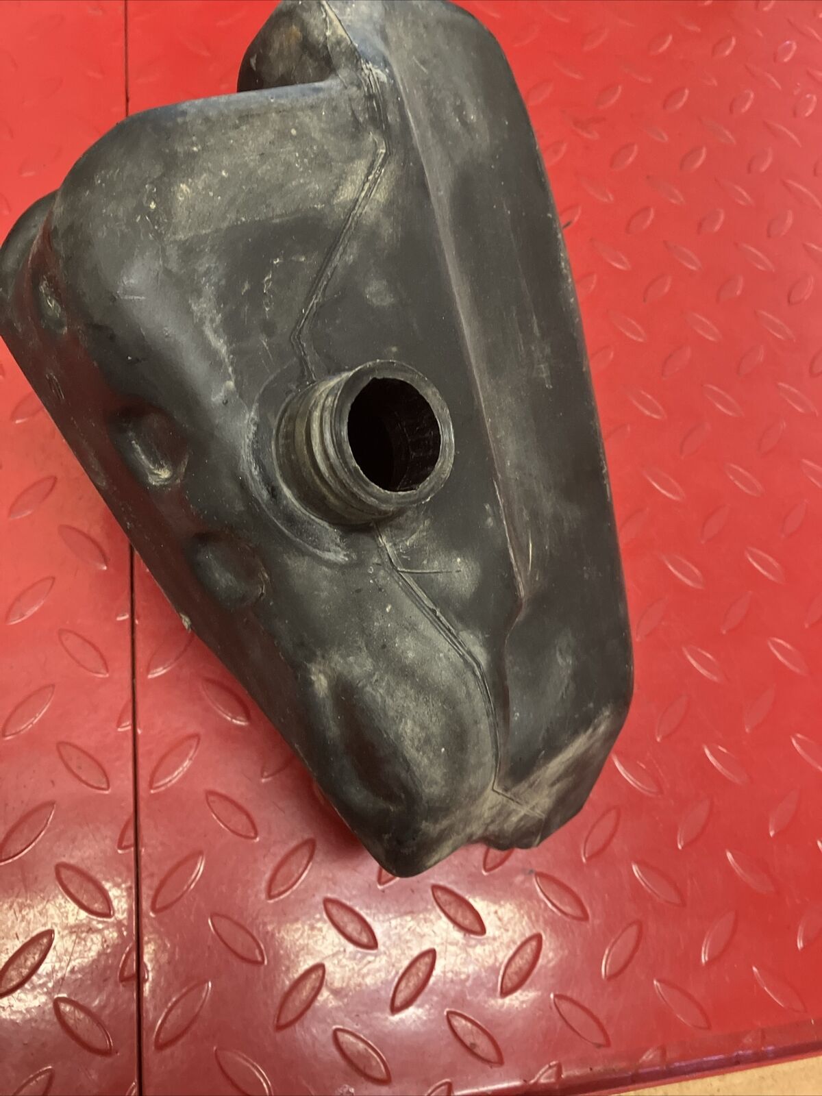 Suzuki RV90 1975 Fuel tank gas petrol reservoir